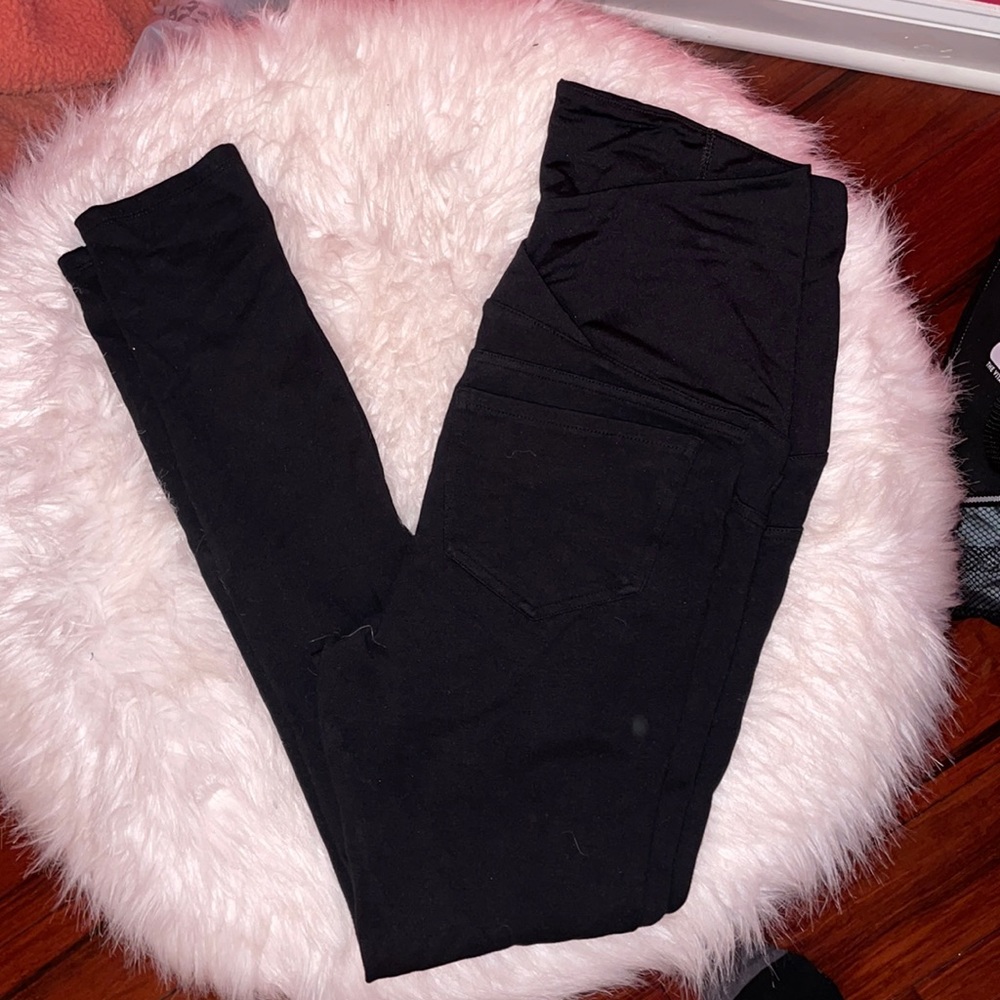 Isabel maternity black leggings with back pockets